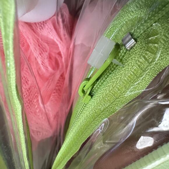 Vintage Bath & Body Works Escapes Cosmetic Bag Set Set Rose Cream Spray Gel - Picture 2 of 16